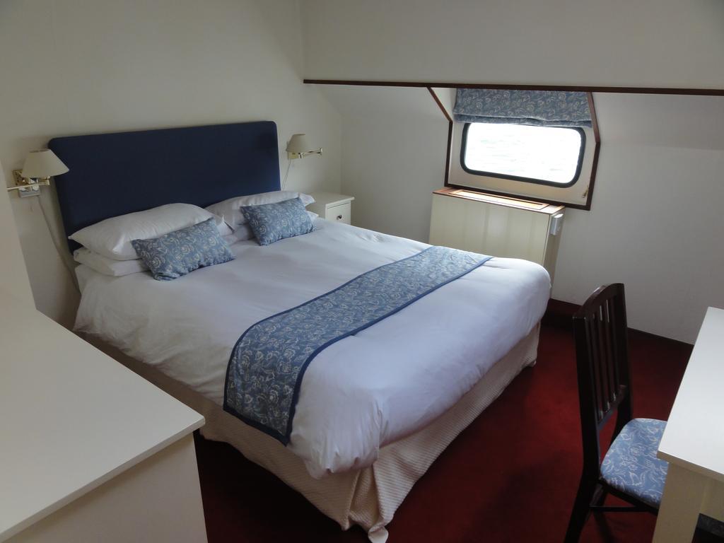 Peniche Serenity Sillery Room photo